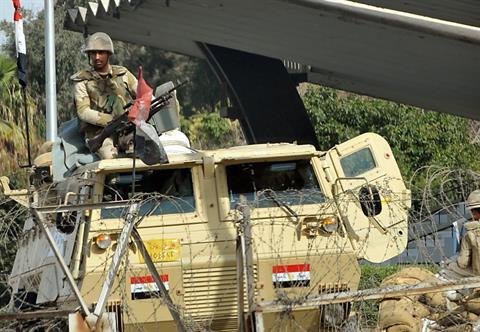 Orang Bersenjata Misterius Tembak Mati 3 Polisi Mesir di Ismailiya