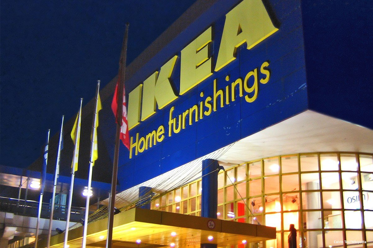 IKEA Bela Karyawan Muslim Setelah Komentar Rasis Seorang Pelanggan