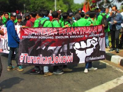Kami (Mahasiswa) Tuntut Jokowi Turun, Bukan Makan Malam di Istana