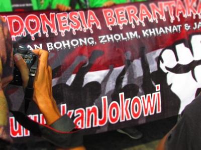 Pidato Pencitraan dan Kamuflase Pro Rakyat, Jokowi Diminta Turun