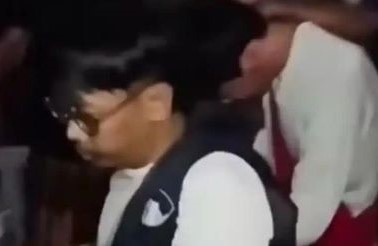 Diduga Terlibat Aktivitas LGBT, Suami Beristri Digerebek Warga dan Diusir dari Kampung