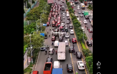 ''Trans Beken'' Mengaspal, Sopir Angkot Meradang di Jalanan Bekasi