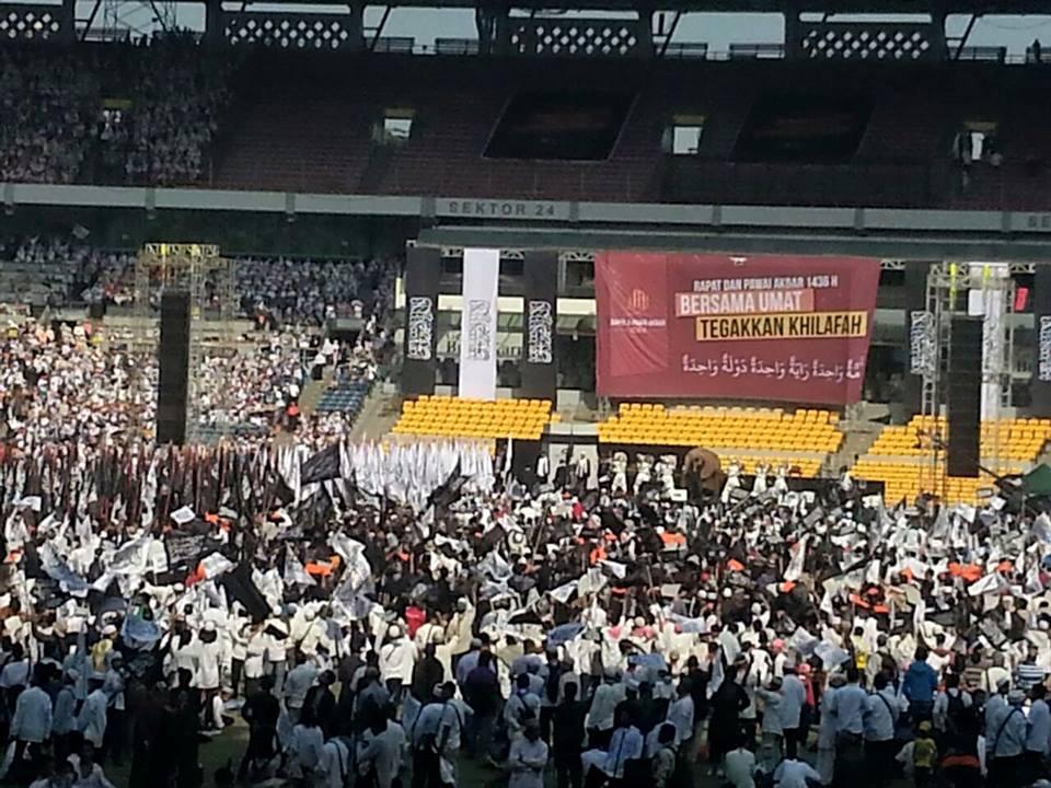 Allahu Akbar, Ratusan Ribu Umat Hadiri Rapat dan Pawai Akbar di Jakarta