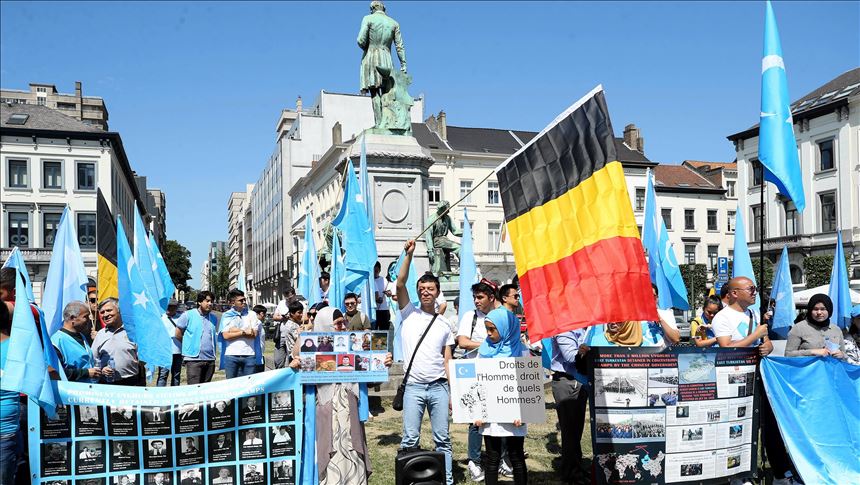 Muslim Uighur Gelar Demo Anti Cina di Brussel