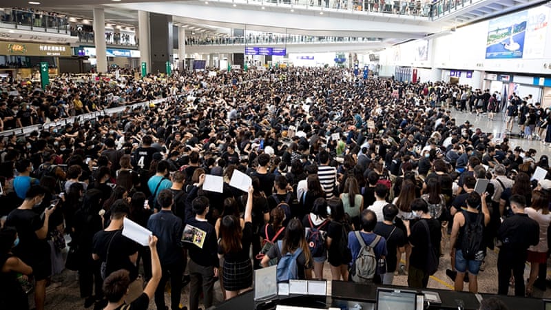 Aksi Demo di Bandara Hong Kong, Bikin Semua Penerbangan Ditangguhkan