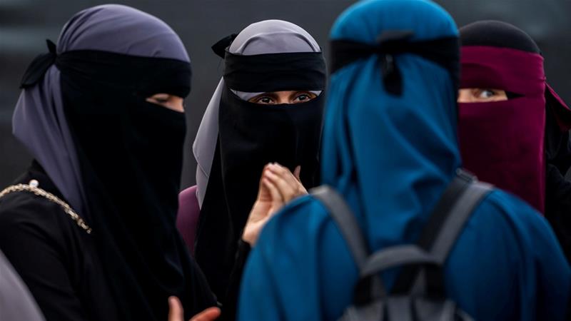 Pemerintah Tunisia Resmi Larang Niqab di Lembaga-lembaga Publik