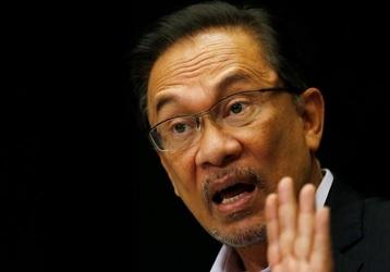 Anwar Ibrahim Desak Pemilih Malaysia Pilih Bekas Musuh Politiknya Mahathir Mohamad dalam Pemilu 