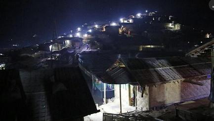 Lembaga Kemanusiaan Turki Pasang Panel Surya di Kamp-kamp Pengungsi Rohingya