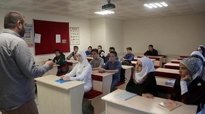Lebih dari 20.000 Pengungsi Suriah Belajar di Universitas Turki