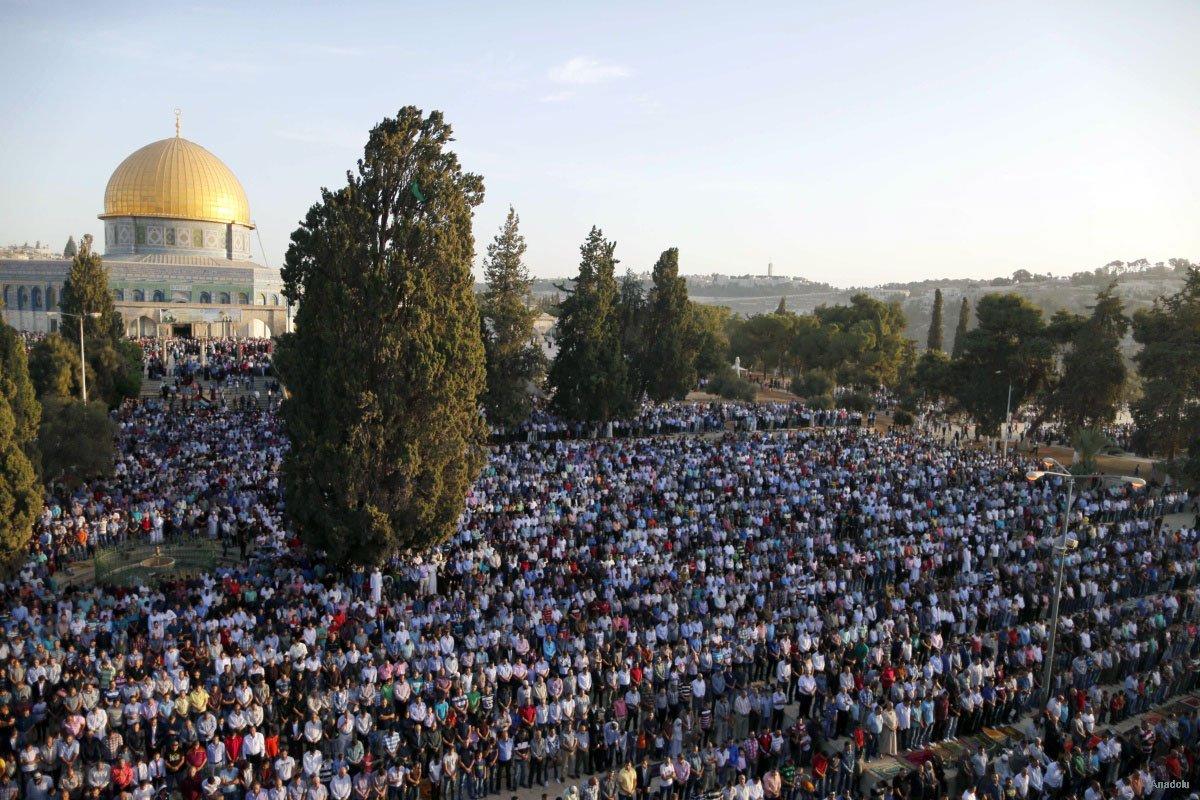 Puluhan Ribu Muslim Palestina Tumplek di Masjid al-Aqsha Merayakan Idul Adha