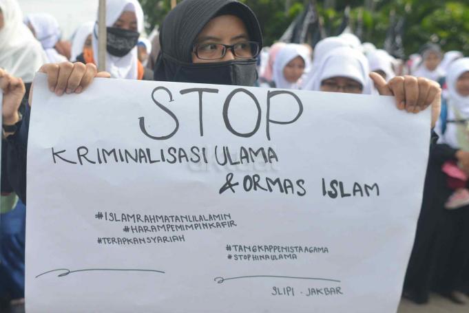 Kriminalisasi Ulama dan Islam di Negeri Demokrasi