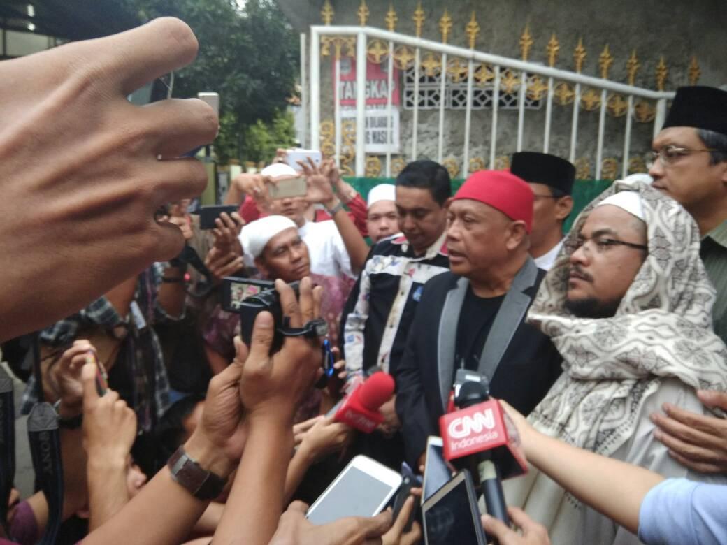 Habib Rizieq Ditetapkan Tersangka, Pengacara: Ini Murni Balas Dendam Kekalahan Ahok