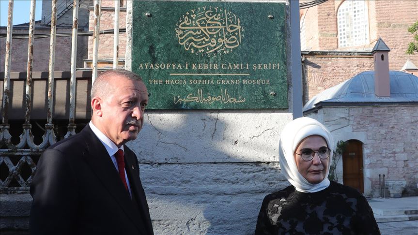 Pemimpin Turki Erdogan Resmikan Papan Nama Baru Masjid Aya Sofya