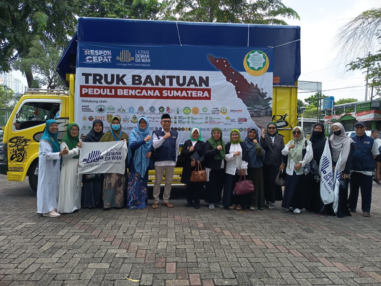 Dewan Dakwah Lepas Konvoi Kemanusiaan untuk Penyintas Banjir dan Longsor Sumatera