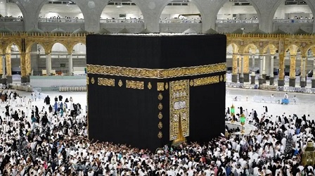 Saudi Izinkan Pemegang Visa Turis Untuk Melakukan Umrah