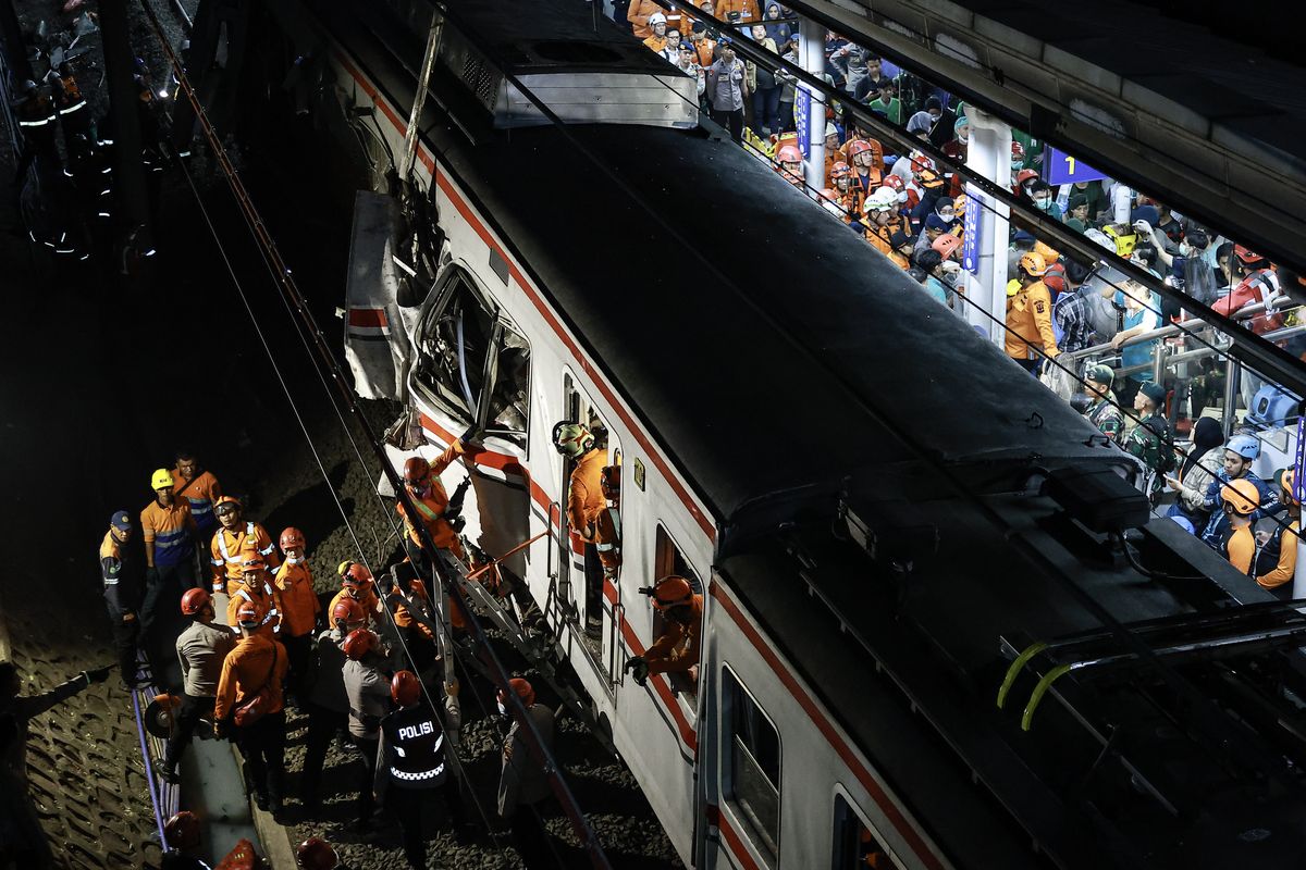 Innalillahi, Korban Wafat dalam Musibah Kereta di Bekasi Timur Menjadi 16 Orang