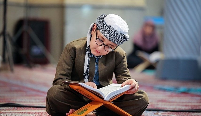 Membaca Al-Qur’an Harus Menghadap Kiblat?