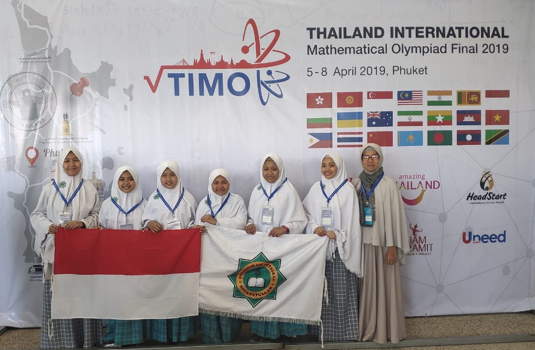SMP-SMA Ar-Rohmah Putri Raih 6 Medali Olimpiade Matematika Internasional di Thailand 