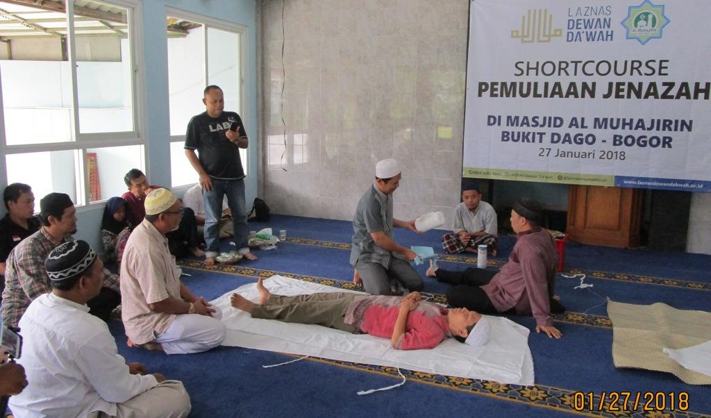 Masjid Al Muhajirin Bukit Dago Gelar Kursus Mengurus Jenazah